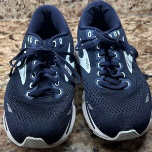 Brooks Ghost Women's  Dark Blue Athletic Shoes size 9